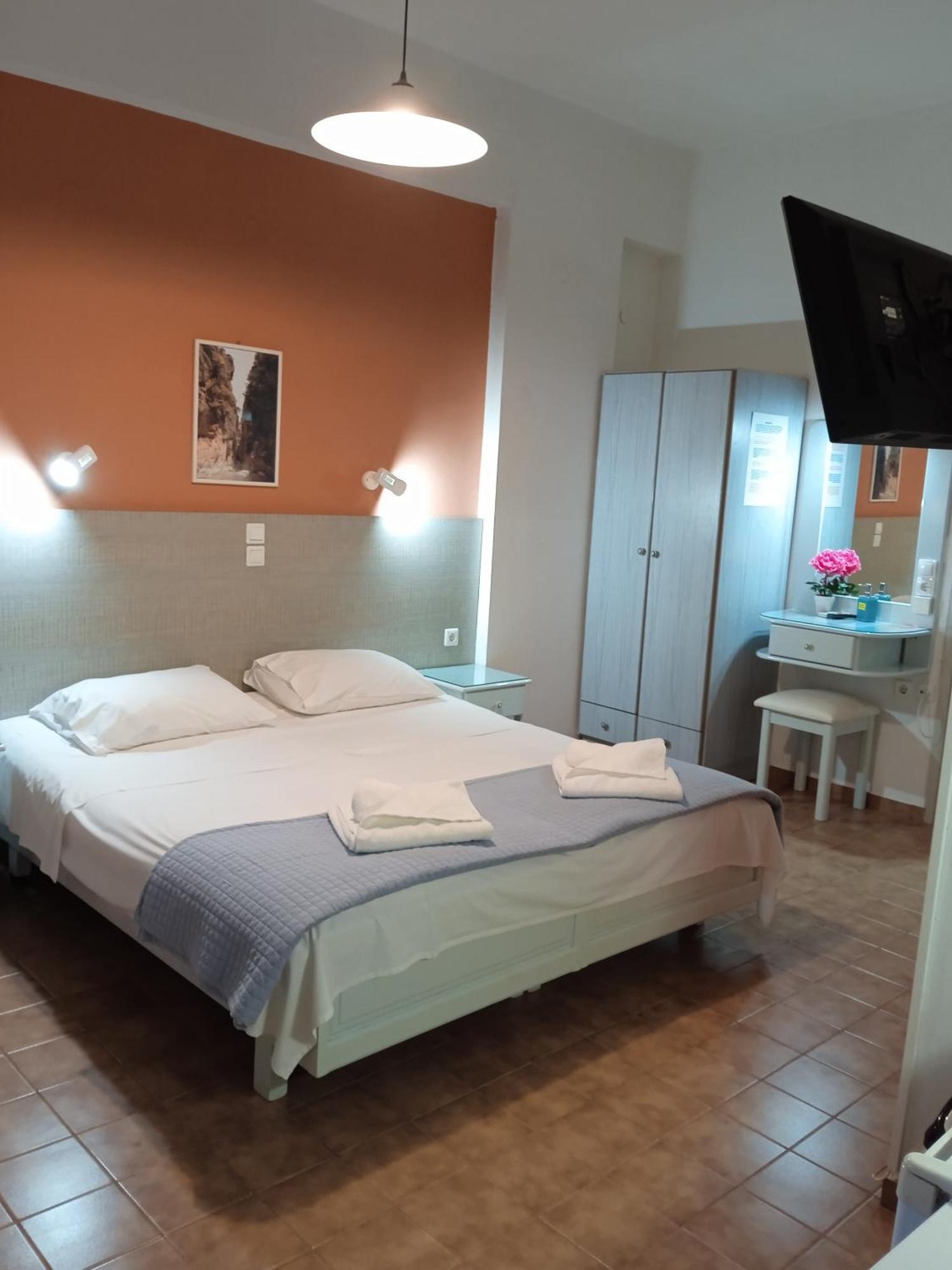 Ilona Apartments Chania Kato Daratso Oda fotoğraf
