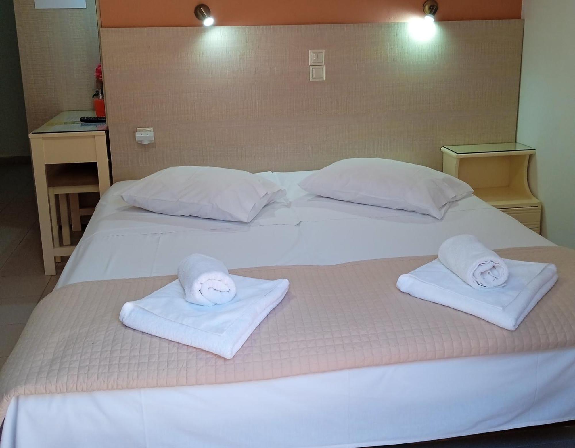 Ilona Apartments Chania Kato Daratso Oda fotoğraf