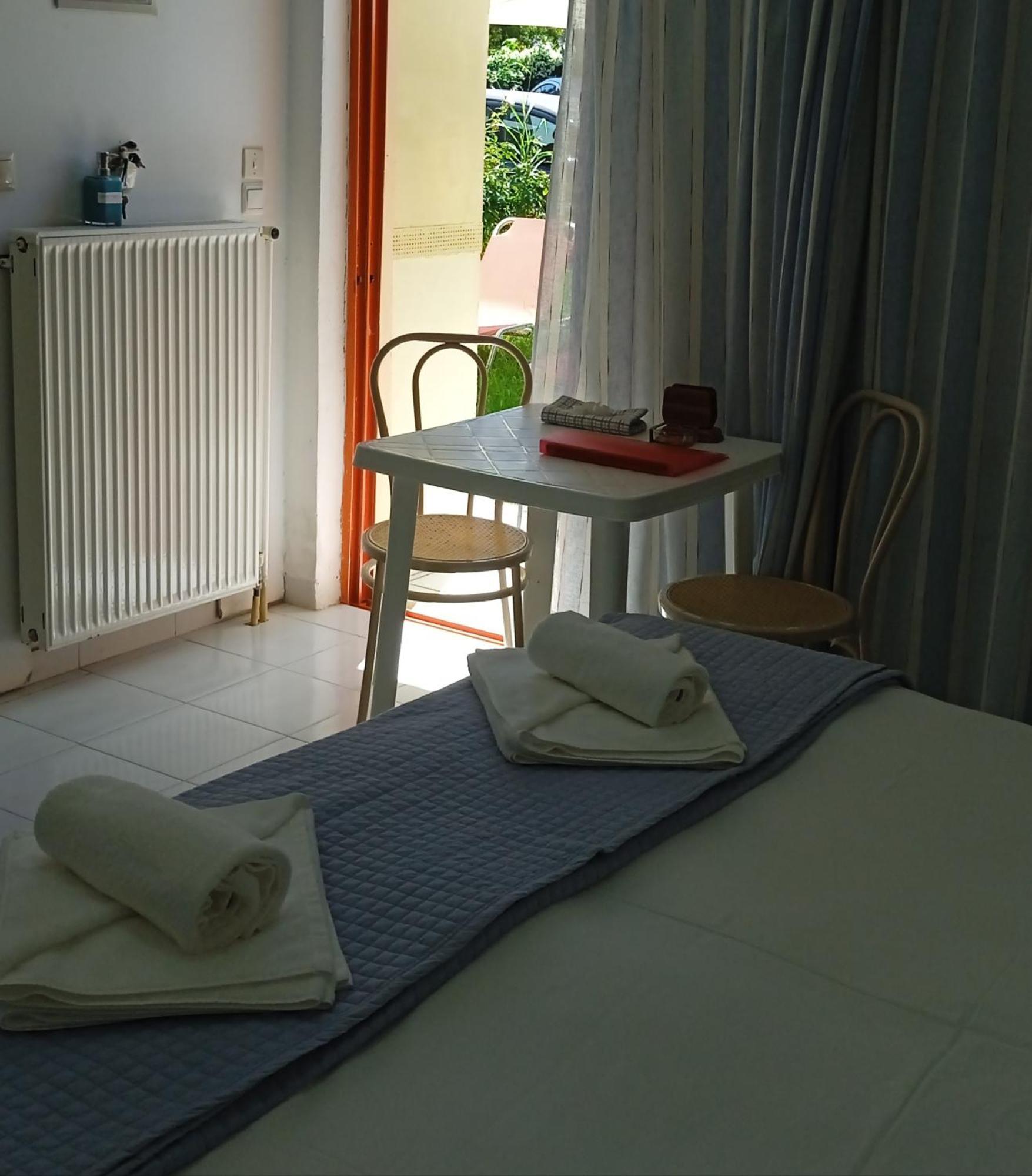 Ilona Apartments Chania Kato Daratso Oda fotoğraf